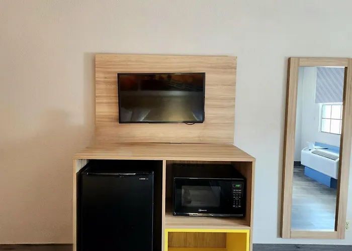 Days Inn By Wyndham Houston