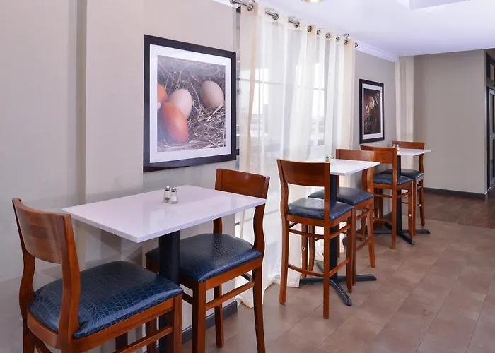 Hotel suites Comfort Suites Near Westchase On Beltway 8